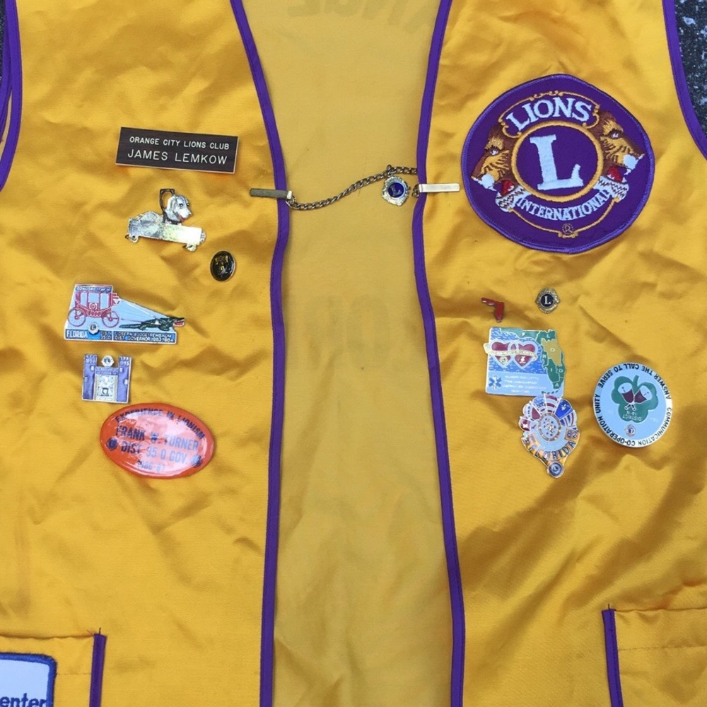 Vintage Collectable patches pins LION'S Vest Top L - Picture 8 of 10